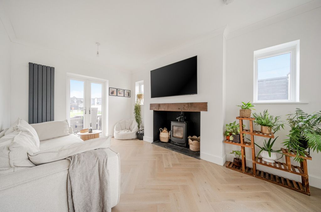 Property photo 3 of 23 -698B10Becb8Aa-l-1407736-6-698A4F6B9A6A5