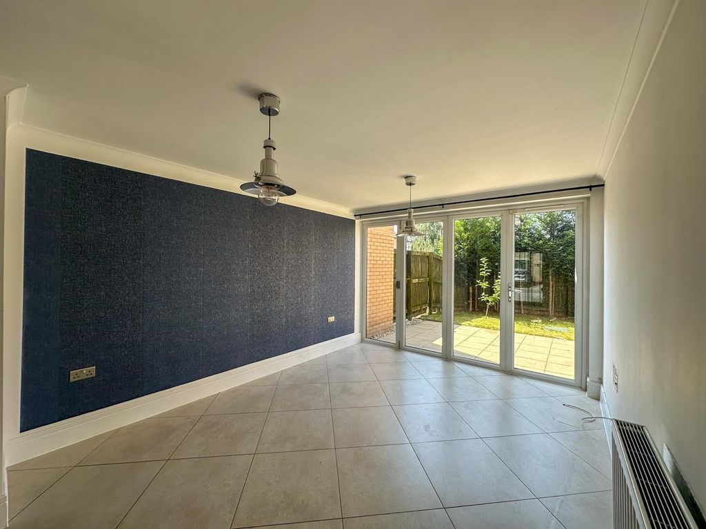 Property photo 2 of 14 Dining Room