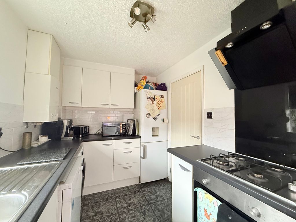 Property photo 3 of 14 Img1957
