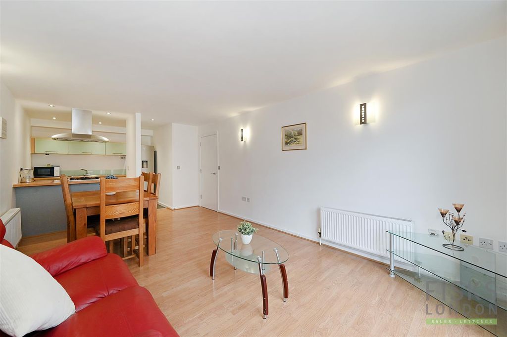 Property photo 2 of 13 22-46-Coldharbour (2).Jpg