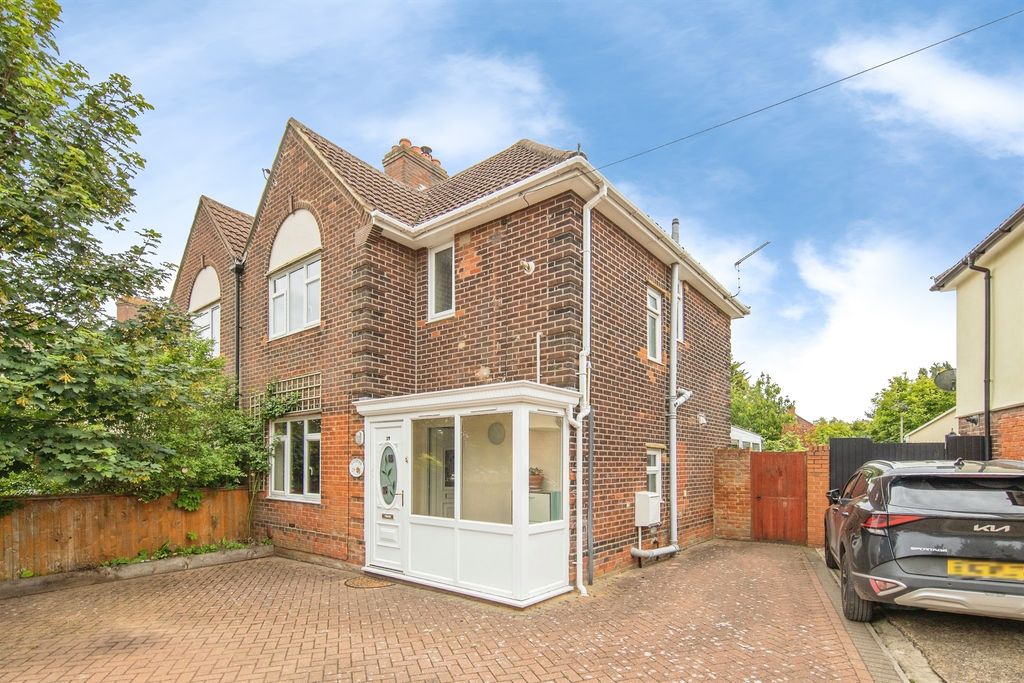 Property photo 1 of 27