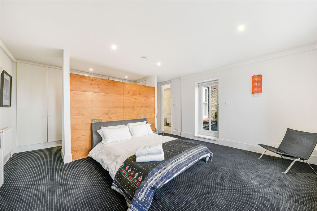 Property photo 3 of 46 Image