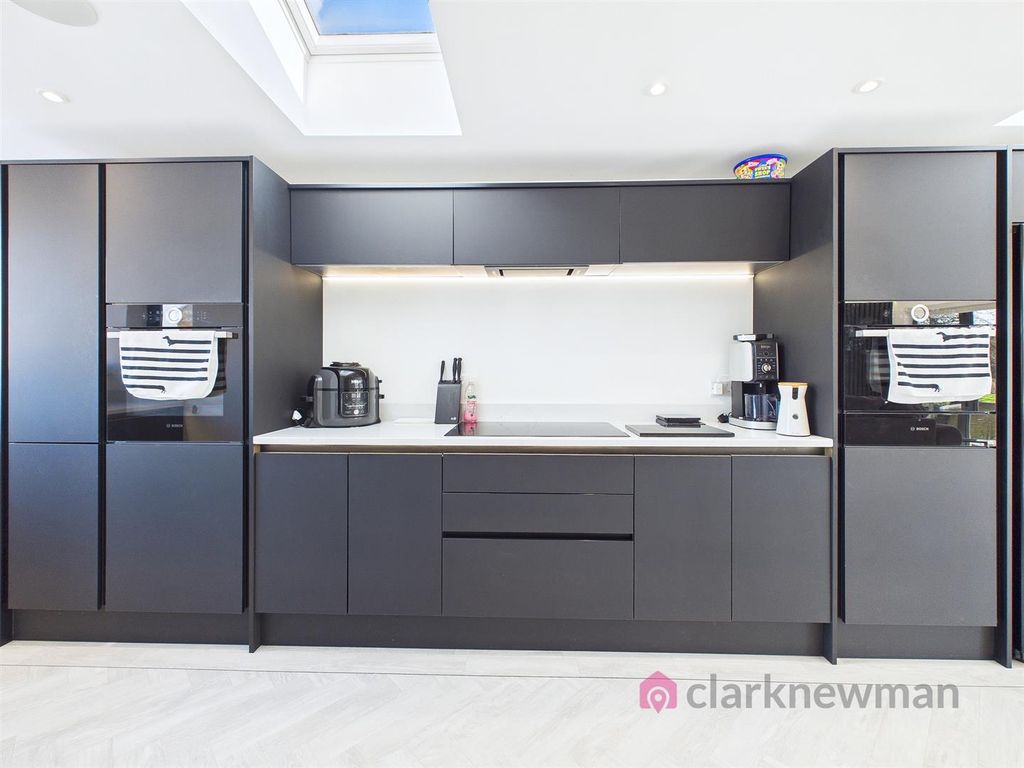 Property photo 3 of 24 Kitchen