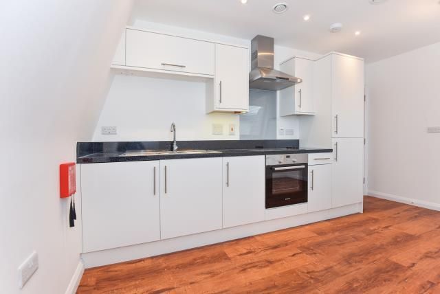 Property photo 3 of 7 Kitchen