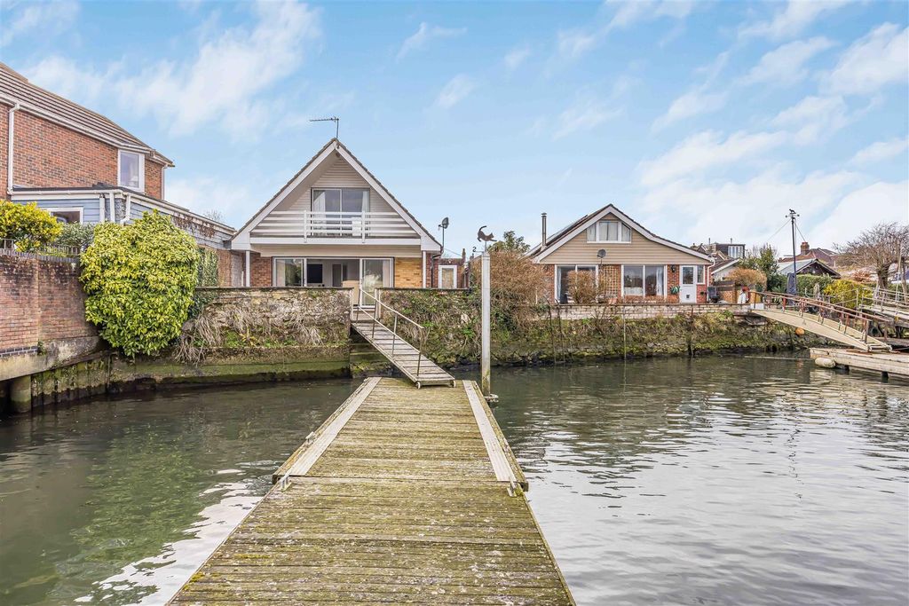 Property photo 1 of 23 268A Priory Road, Southampton-Small-Porticomarketi