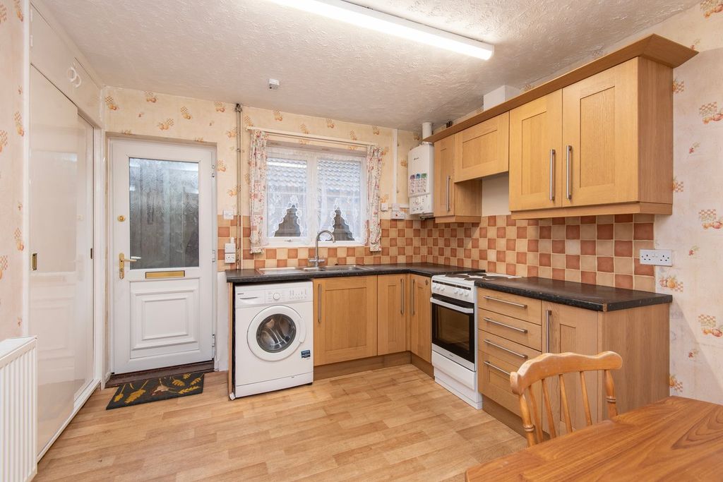 Property photo 3 of 11