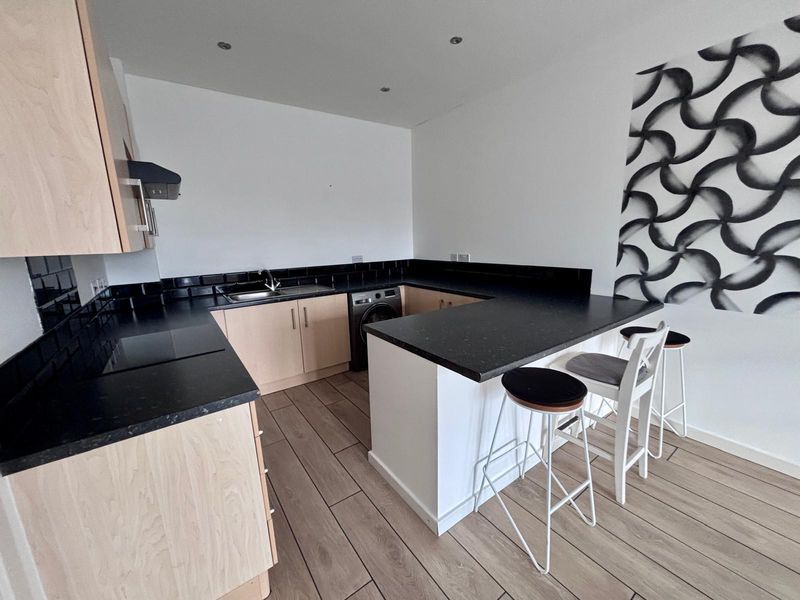 Property photo 3 of 10 Photo 8