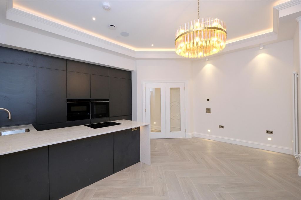 Property photo 3 of 10 Image