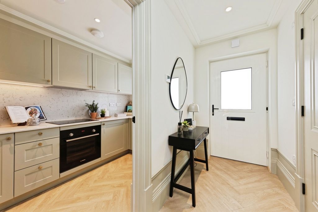Property photo 3 of 20 Pbox-Img.Jpg