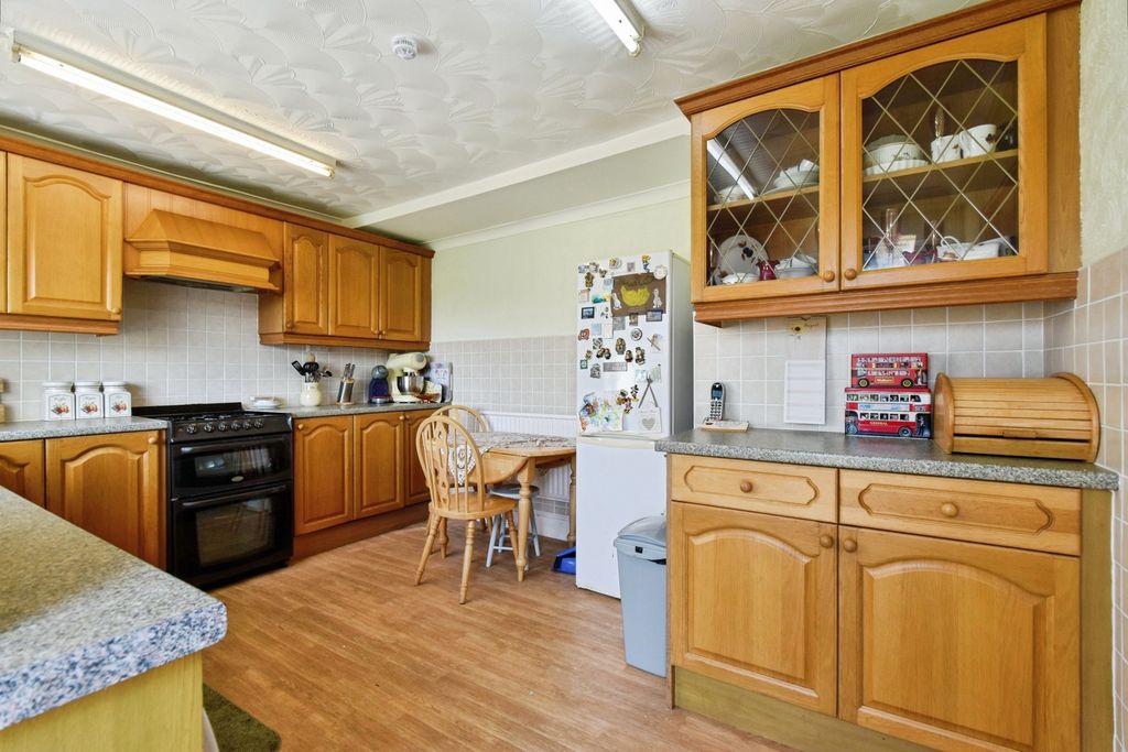 Property photo 3 of 20 Pbox-Img.Jpg