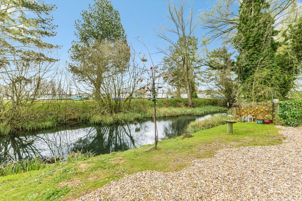 Property photo 2 of 21 Pbox-Img.Jpg