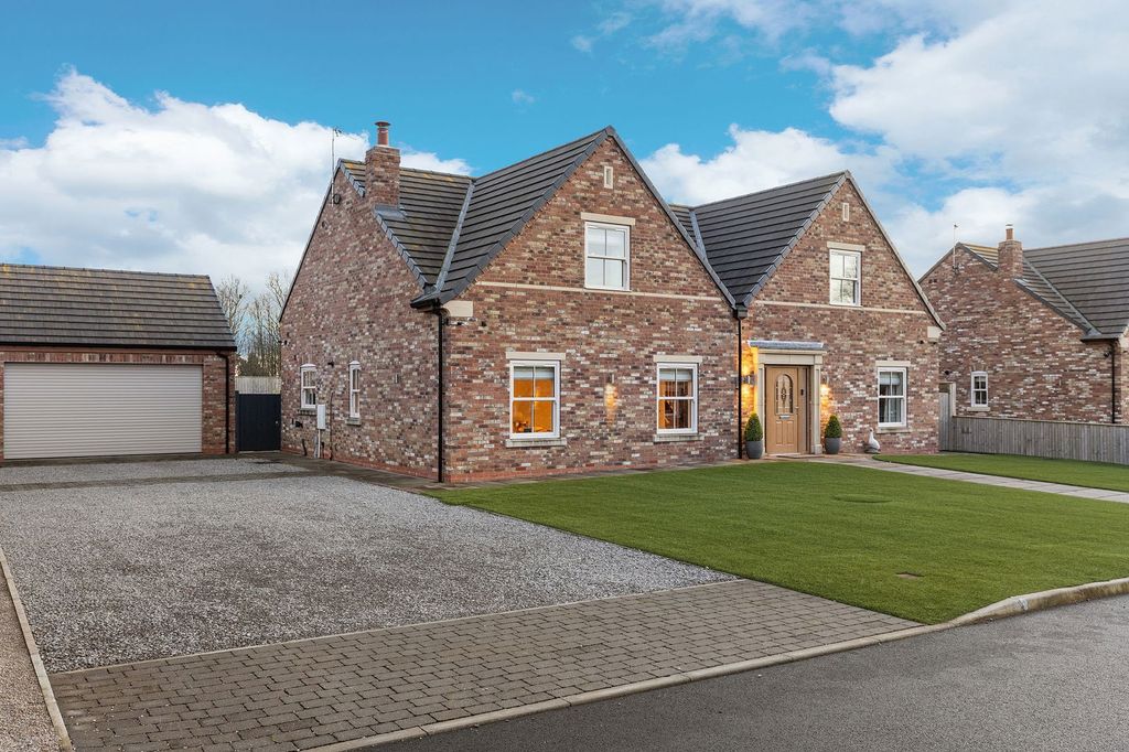 Property photo 3 of 31