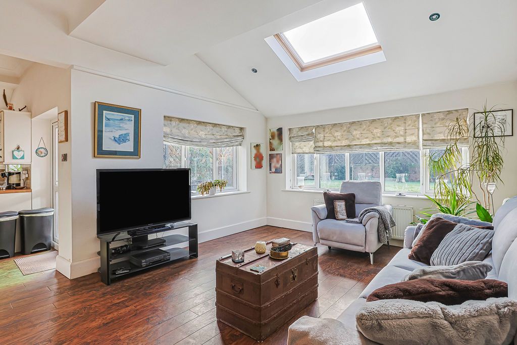 Property photo 3 of 19