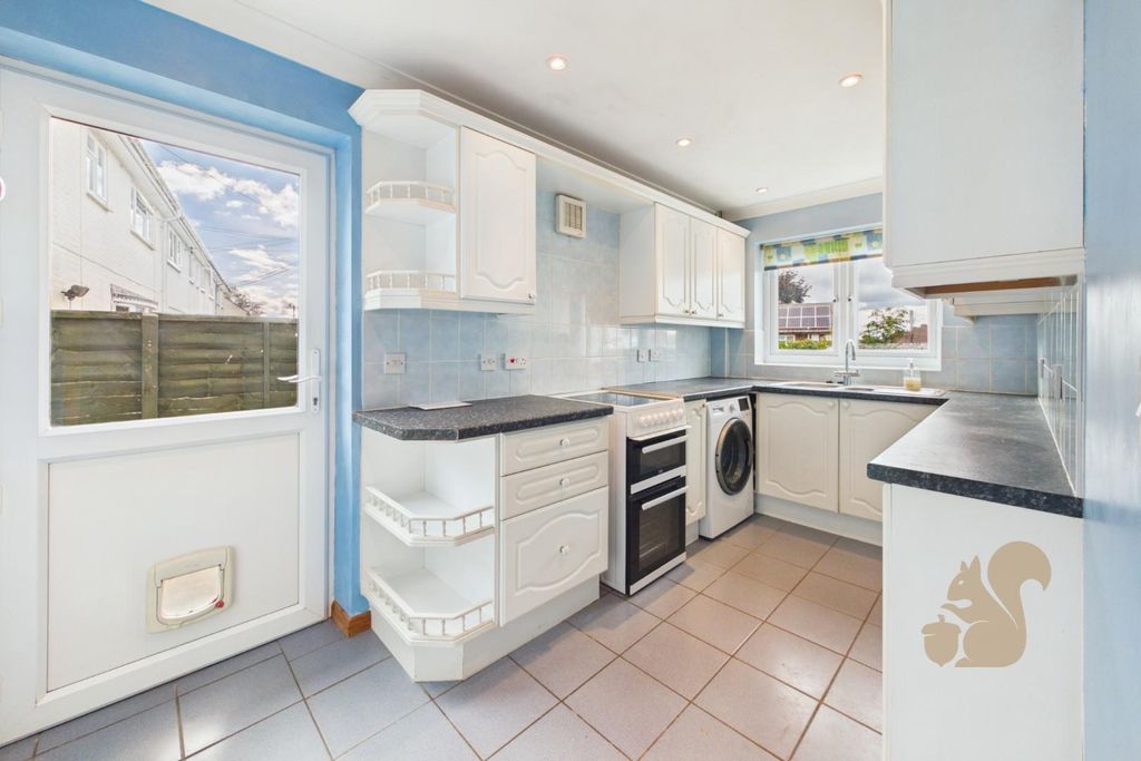 Property photo 2 of 16 Kitchen