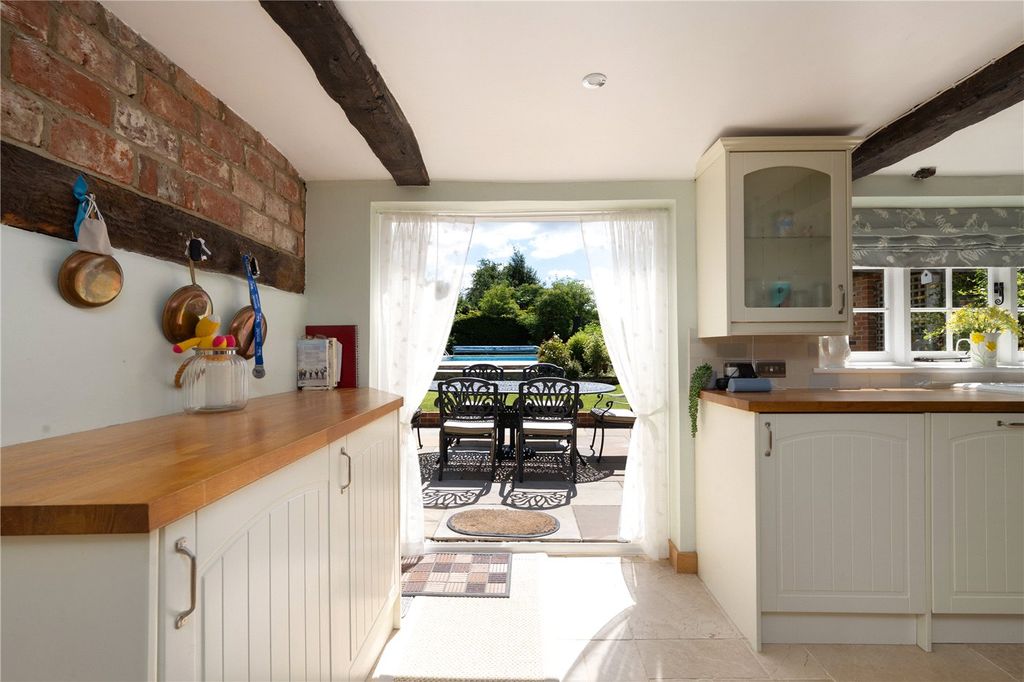 Property photo 3 of 32 Kitchen