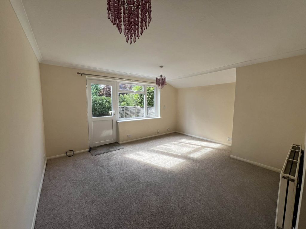 Property photo 3 of 8