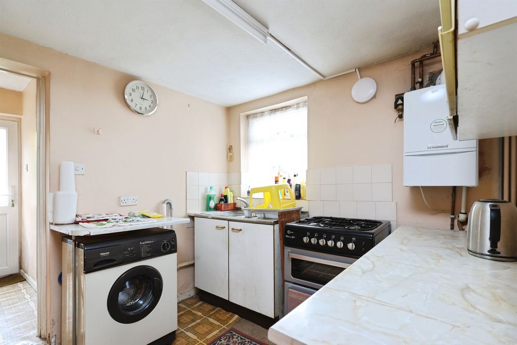 Property photo 3 of 12