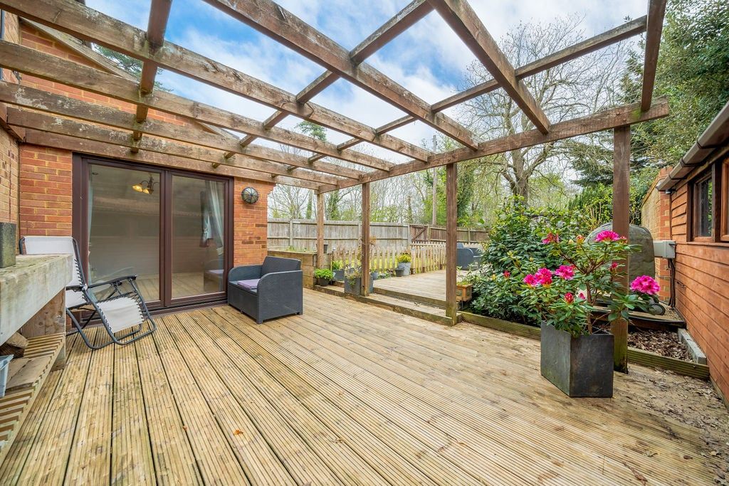 Property photo 2 of 25