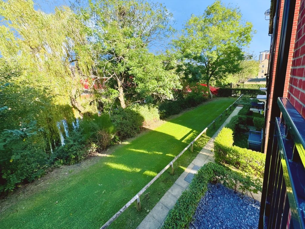 Property photo 1 of 11 Picture No. 17