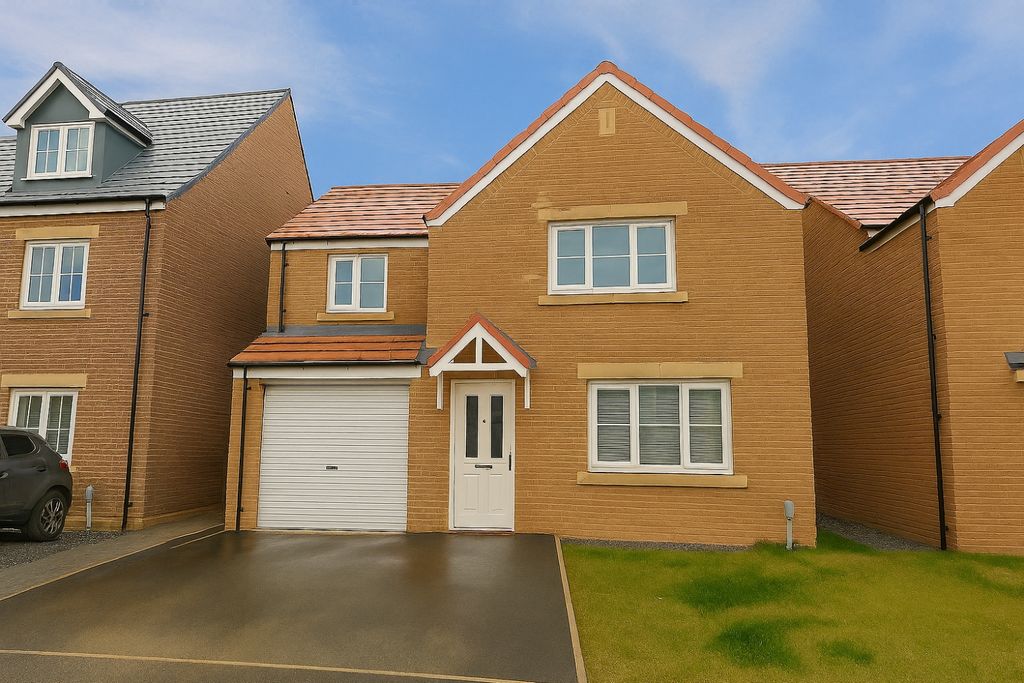 Property photo 1 of 18 Designer (8)