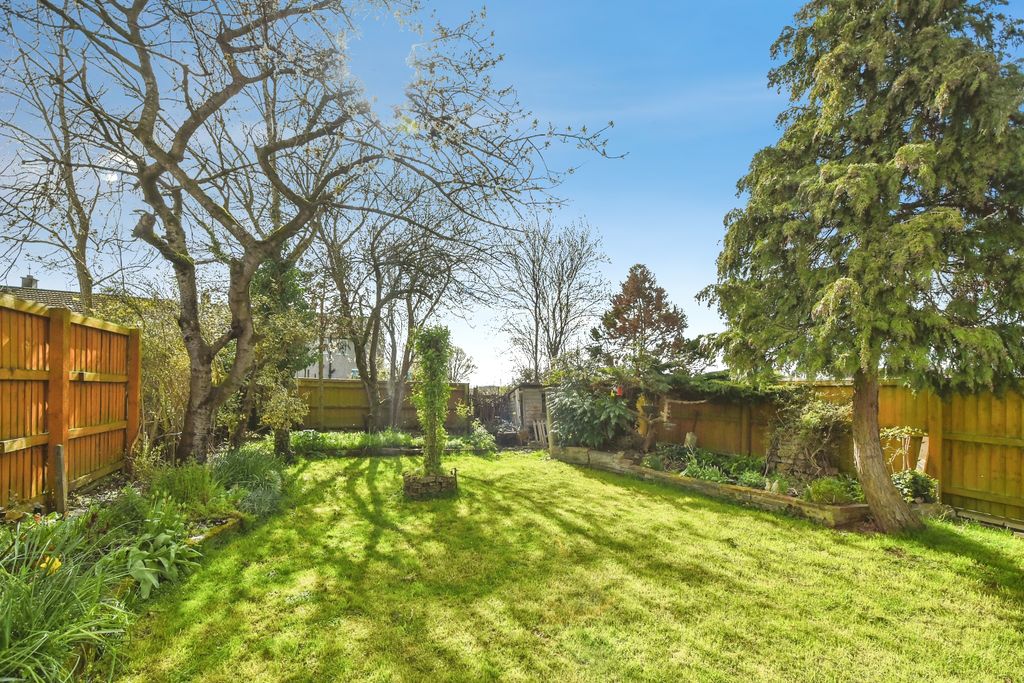 Property photo 2 of 21