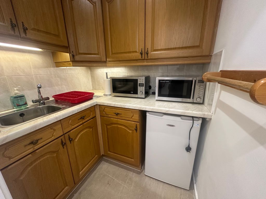 Property photo 3 of 5 Copyright Ninalubman.Com