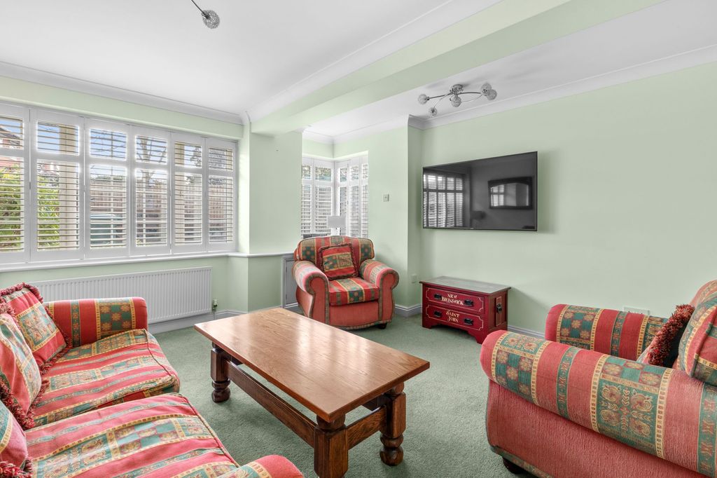 Property photo 3 of 15