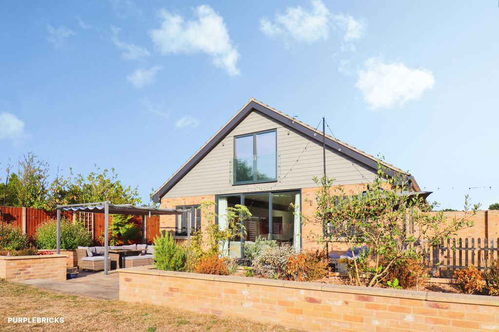Property photo 2 of 47