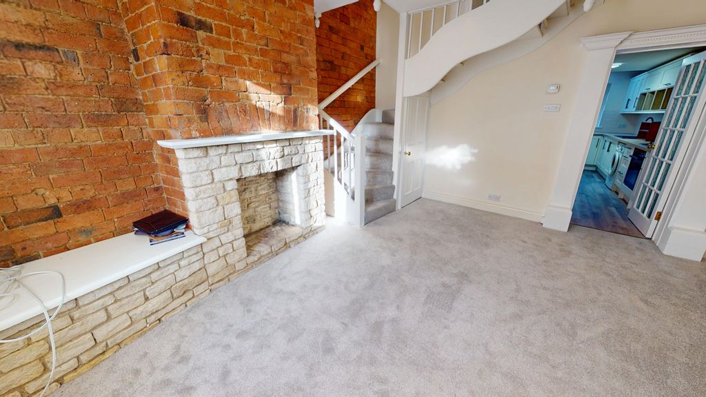 Property photo 2 of 17 1050-12122025_104350