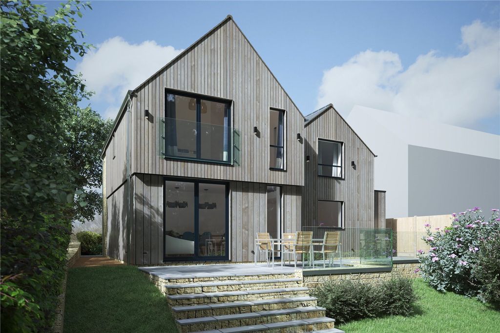 Property photo 1 of 5 Rear