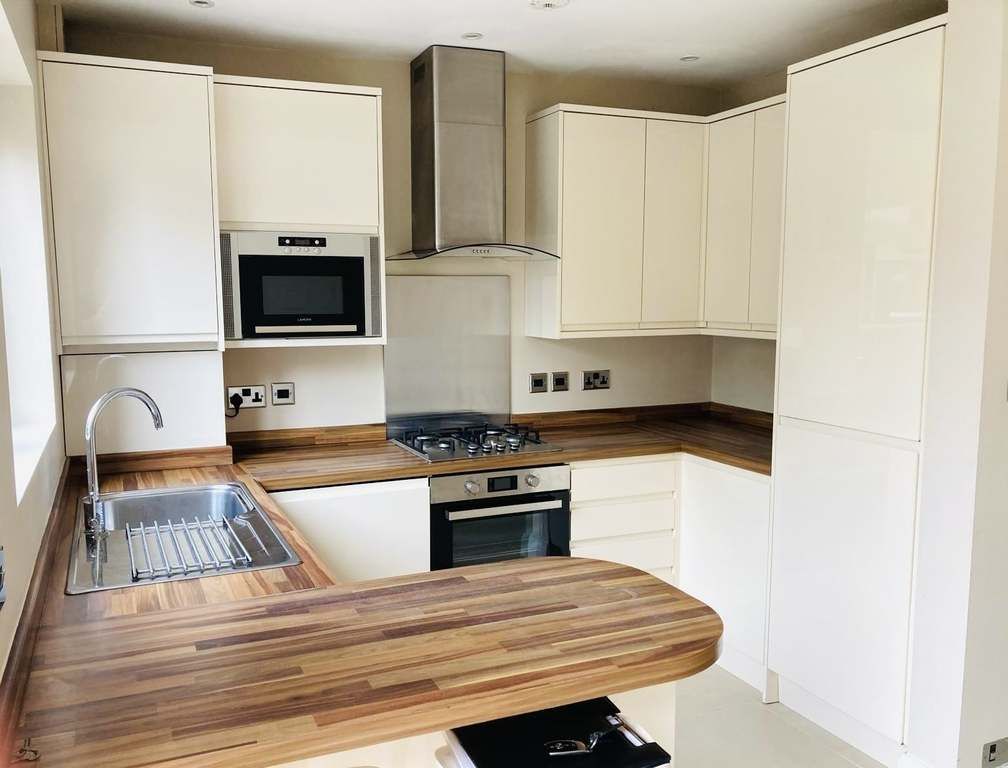 Property photo 2 of 17