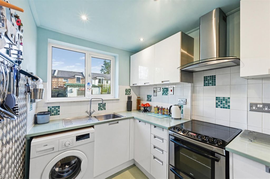 Property photo 3 of 11