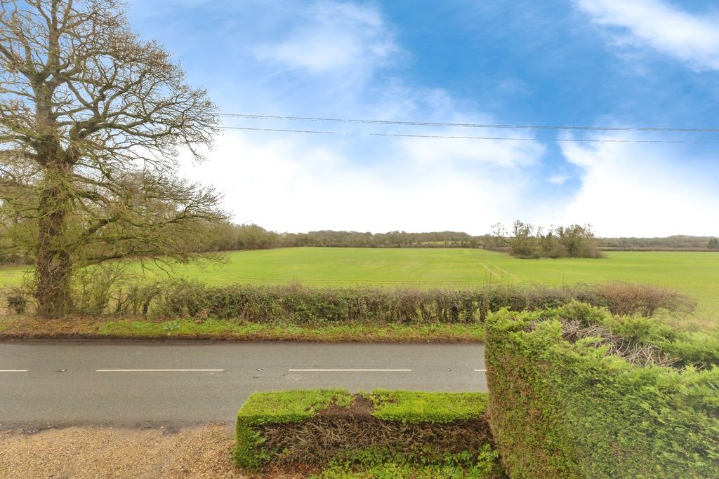 Property photo 2 of 18 Outlook