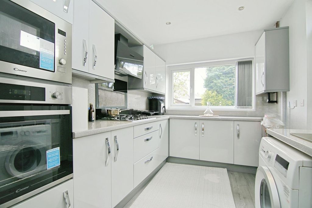 Property photo 2 of 15 Kitchen