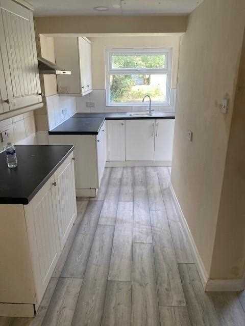 Property photo 2 of 9 Kitchen