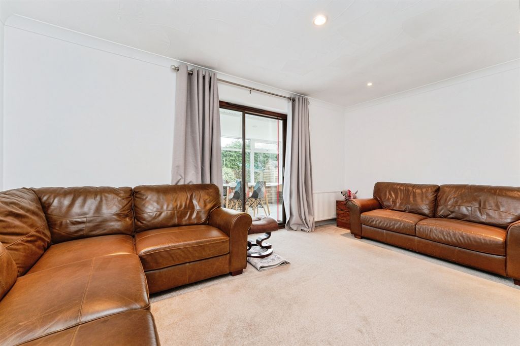 Property photo 3 of 13