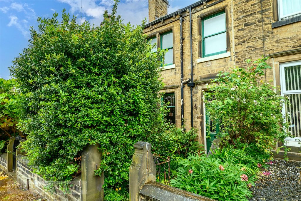 Property photo 1 of 20 Front