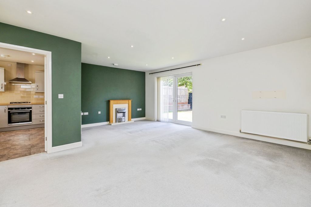 Property photo 3 of 14 Living Room