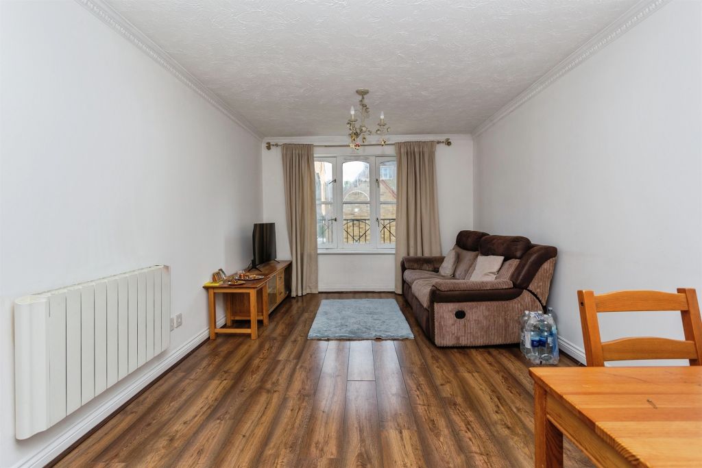 Property photo 3 of 12