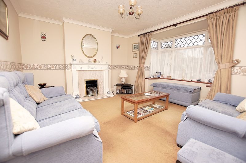 Property photo 2 of 19 Lounge