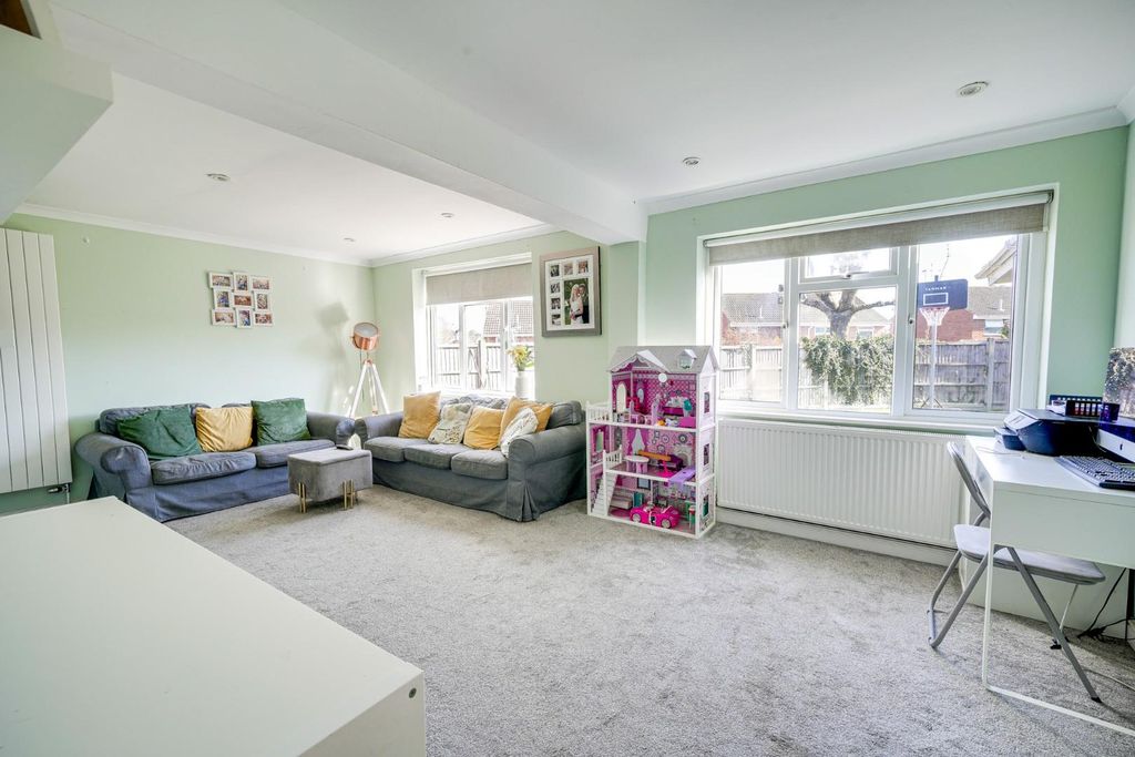 Property photo 2 of 26