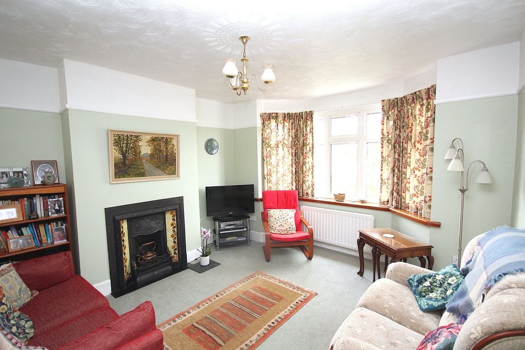 Property photo 3 of 27