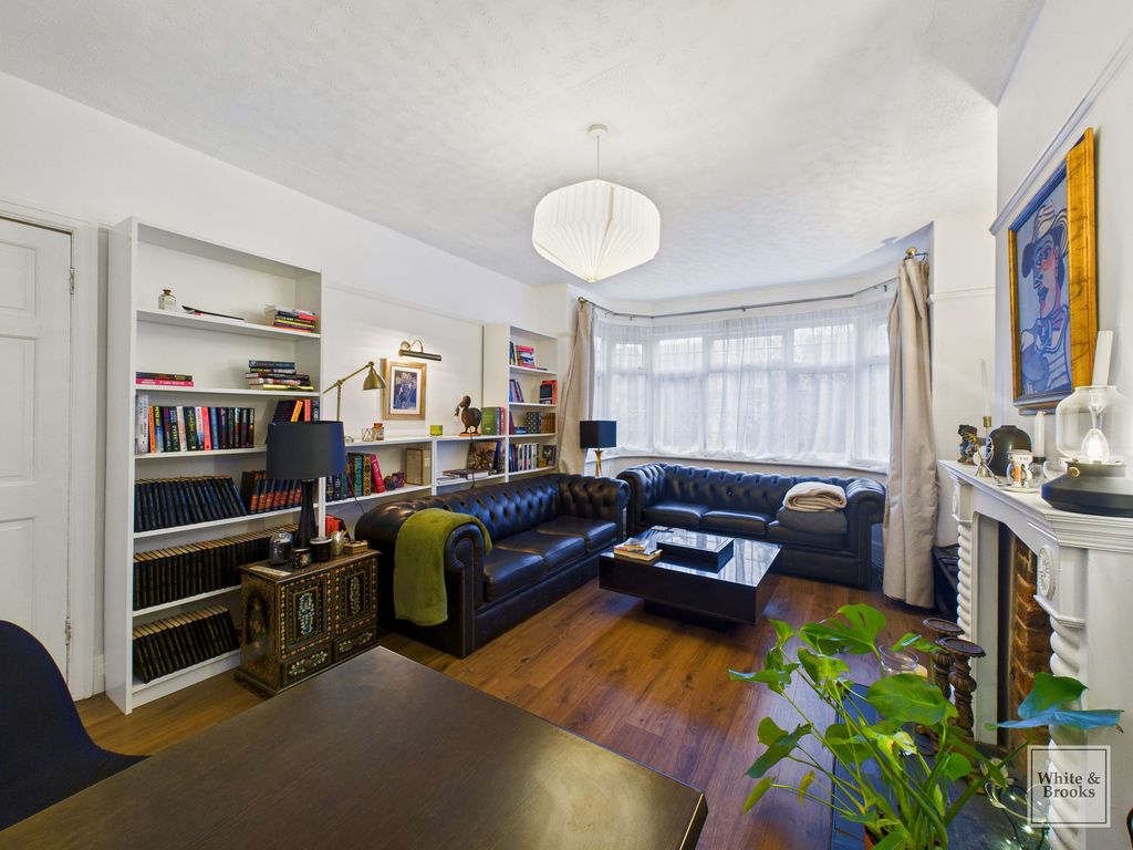 Property photo 2 of 19 Living Room