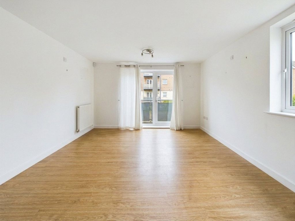 Property photo 3 of 8 Picture No. 15