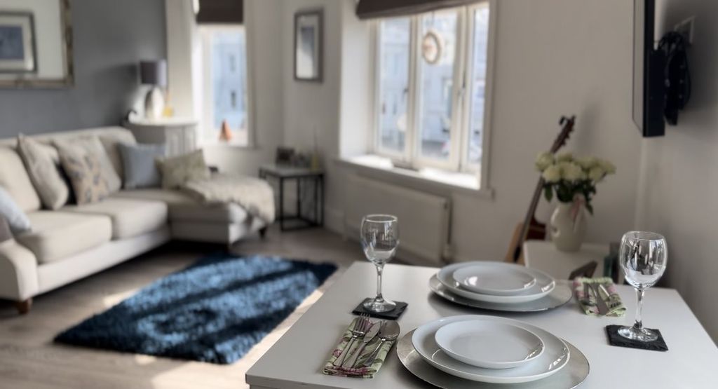 Property photo 3 of 8 Dinning