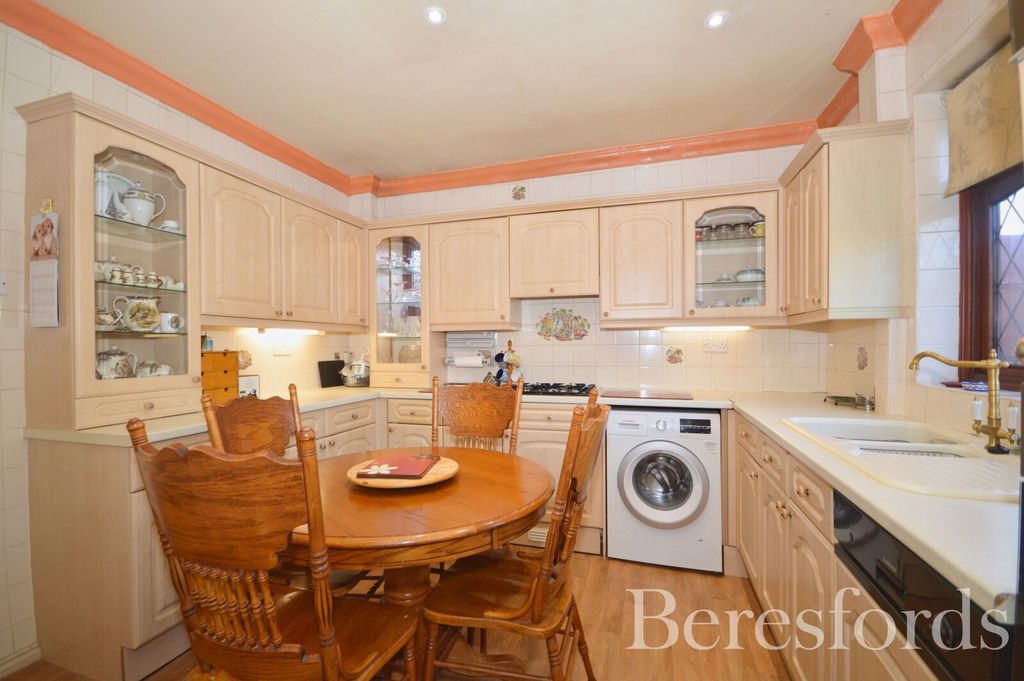 Property photo 3 of 22 Picture No. 12