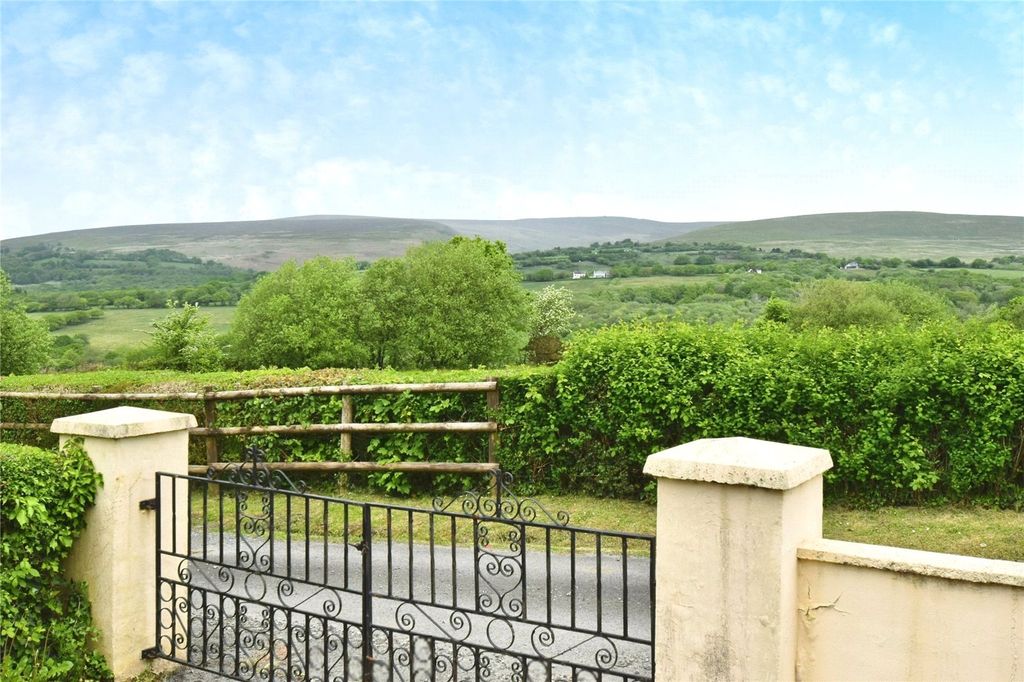 Property photo 3 of 16 Picture No. 02