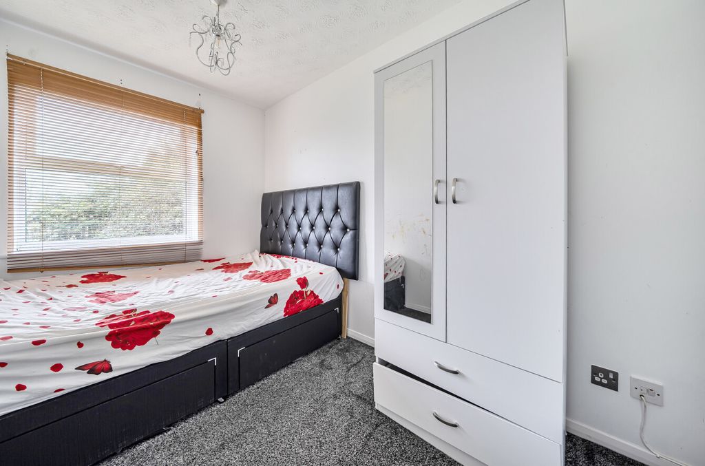 Property photo 2 of 10 1418824-11-699c64...