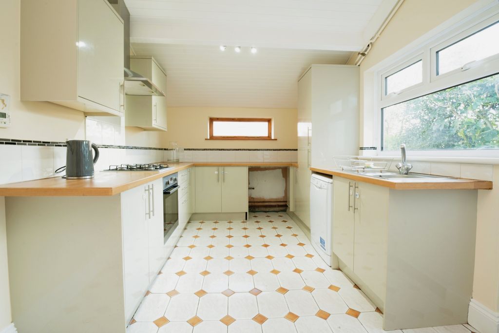 Property photo 3 of 10 3