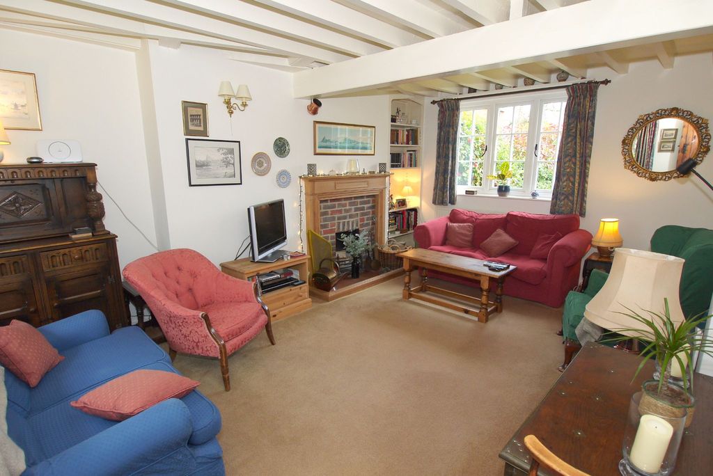 Property photo 2 of 12 Photograph 1